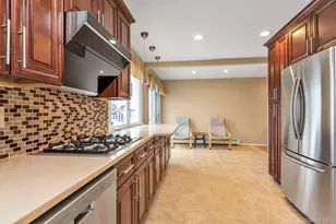 2884 Bay Dr, Merrick, NY 11566 - Photo 7