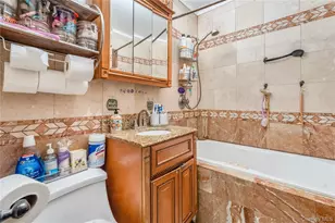 62-23 69th Pl, Middle Village, NY 11379 - Photo 9