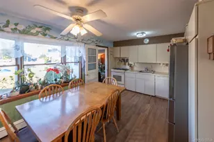 7 Fairlawn Ct, Shirley, NY 11967 - Photo 9