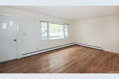 27 Potter Lane, Huntington, NY 11743 - Photo 3