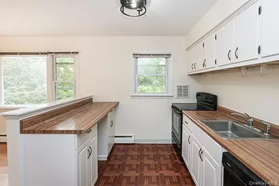 27 Potter Lane, Huntington, NY 11743 - Photo 9