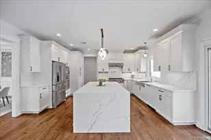 60 Moss Ln, Jericho, NY 11753 - Photo 13