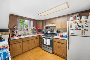 6613 10th Ave, Brooklyn, NY 11219 - Photo 21