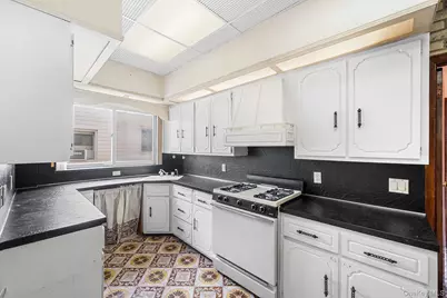 6613 10th Avenue, Brooklyn, NY 11219 - Photo 15