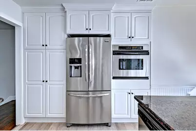 8 Prairie Road, Huntington Station, NY 11746 - Photo 11