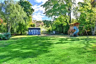 8 Prairie Rd, Huntington Station, NY 11746 - Photo 27