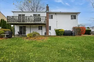 122 Haypath Rd, Bethpage, NY 11714 - Photo 27