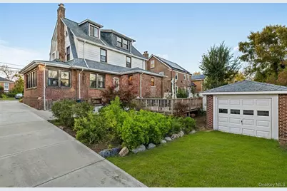 3611 221st Street, Bayside, NY 11361 - Photo 27