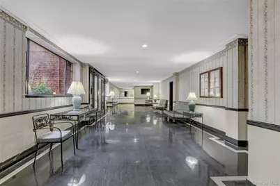 325 E 201st Street #3J, Bronx, NY 10458 - Photo 3