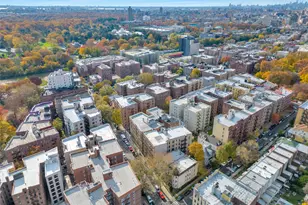 325 E 201st St, Bronx, NY 10458 - Photo 33