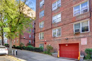 325 E 201st St, Bronx, NY 10458 - Photo 29