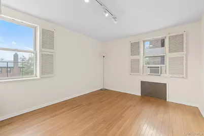 84-35 Lander Street #2B, Briarwood, NY 11435 - Photo 3