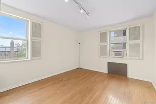 84-35 Lander St, Briarwood, NY 11435 - Photo 3