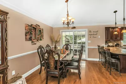 944 Plum Tree Road W, Westbury, NY 11590 - Photo 7