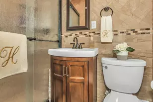 944 Plum Tree Rd W, Westbury, NY 11590 - Photo 15