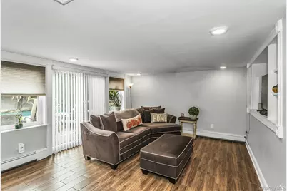 944 Plum Tree Road W, Westbury, NY 11590 - Photo 19