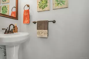 944 Plum Tree Rd W, Westbury, NY 11590 - Photo 21