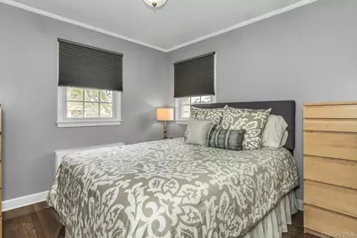 944 Plum Tree Road W, Westbury, NY 11590 - Photo 17