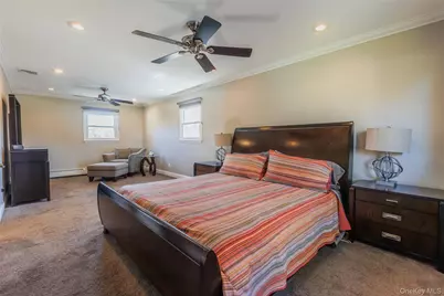 11 Mohegan Lane, Commack, NY 11725 - Photo 11