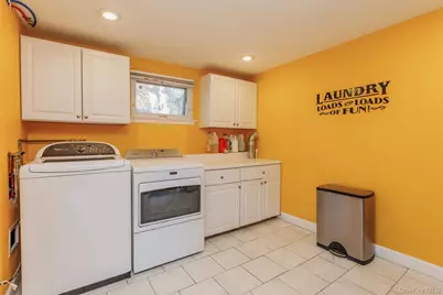 11 Mohegan Lane, Commack, NY 11725 - Photo 21