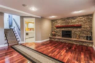 11 Mohegan Ln, Commack, NY 11725 - Photo 17