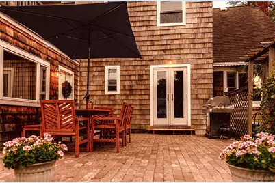 301 Park Lane, Douglaston, NY 11363 - Photo 7