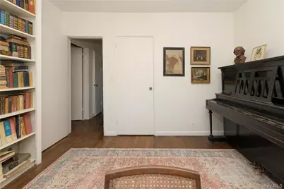 301 Park Lane, Douglaston, NY 11363 - Photo 15