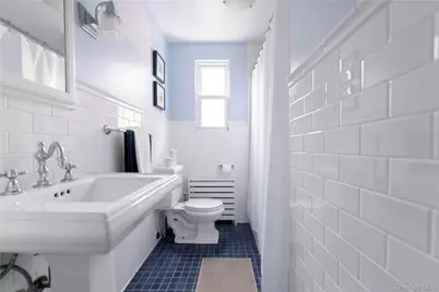 301 Park Lane, Douglaston, NY 11363 - Photo 17