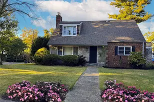 3-01 Park Ln, Douglaston, NY 11363 - Photo 1