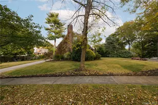 3-01 Park Ln, Douglaston, NY 11363 - Photo 3