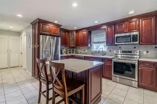 200 Willowood Dr, Wantagh, NY 11793 - Photo 5