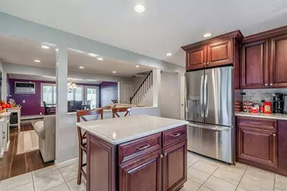 200 Willowood Drive, Wantagh, NY 11793 - Photo 7