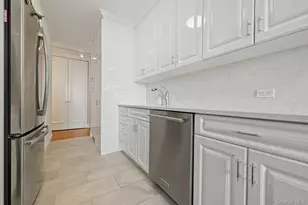 270-10 Grand Central Pkwy, Floral Park, NY 11005 - Photo 15