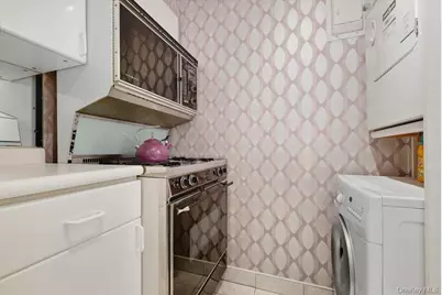 27010 Grand Central Parkway #21M, Floral Park, NY 11005 - Photo 7