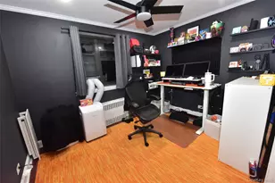 87-50 204th St, Hollis, NY 11423 - Photo 13