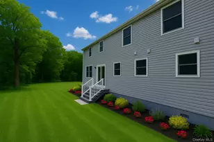 89 Market St, Mastic Beach, NY 11951 - Photo 17