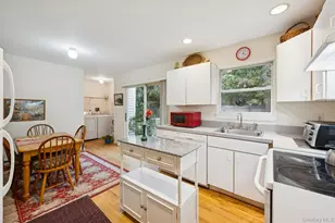 9 Shinnecock Ave, East Quogue, NY 11942 - Photo 15