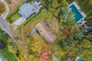 9 Shinnecock Ave, East Quogue, NY 11942 - Photo 3