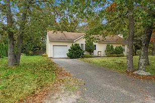 9 Shinnecock Ave, East Quogue, NY 11942 - Photo 11