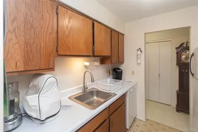 1003 Cherry Hill Drive, Poughkeepsie, NY 12603 - Photo 9