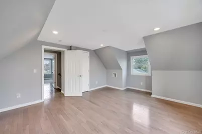 390 Parkside Court, Copiague, NY 11726 - Photo 11