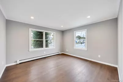 390 Parkside Court, Copiague, NY 11726 - Photo 15