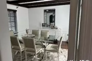 41 Woodbine Rd, East Hills, NY 11577 - Photo 9