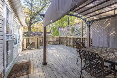 17 Schooner Lane, Calverton, NY 11933 - Photo 21