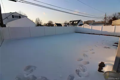 76 Vincent Road, Hicksville, NY 11801 - Photo 7