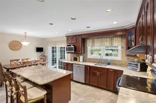 37 Peppermill Ln, Dix Hills, NY 11746 - Photo 21