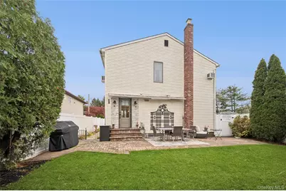 62 14th Street, Hicksville, NY 11801 - Photo 27