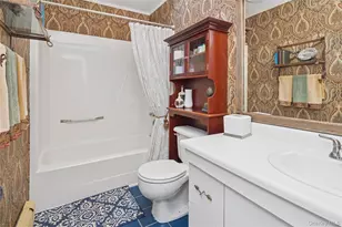 62 14th St, Hicksville, NY 11801 - Photo 27