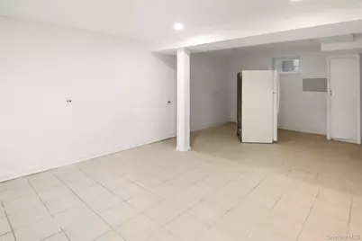 229 E Hawthorne Avenue, Valley Stream, NY 11580 - Photo 11