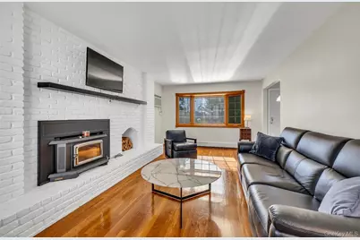 155 Fairview Road, Farmingdale, NY 11735 - Photo 5